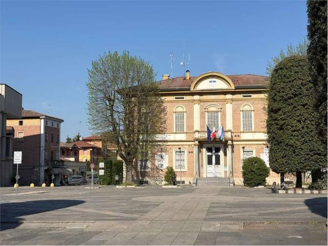 Locale Commerciale in vendita a Campogalliano, Modena