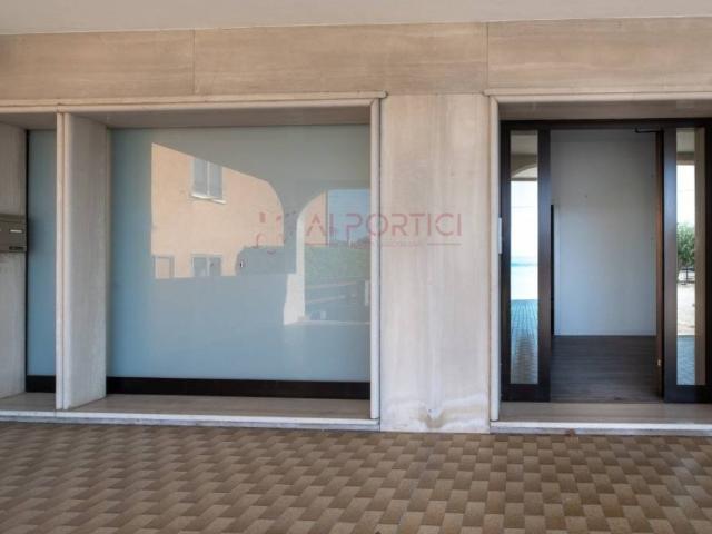 Locale Commerciale in vendita a Prozzolo, Camponogara