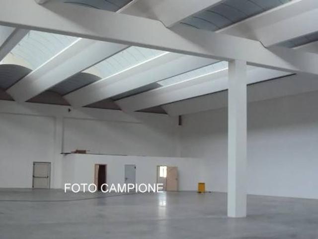 Locale Commerciale in vendita a Campoverardo, Camponogara