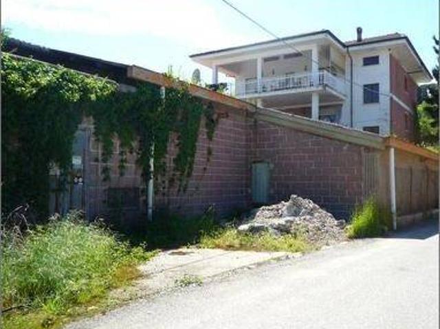 Locale Commerciale in vendita a Piemonte, Cuneo