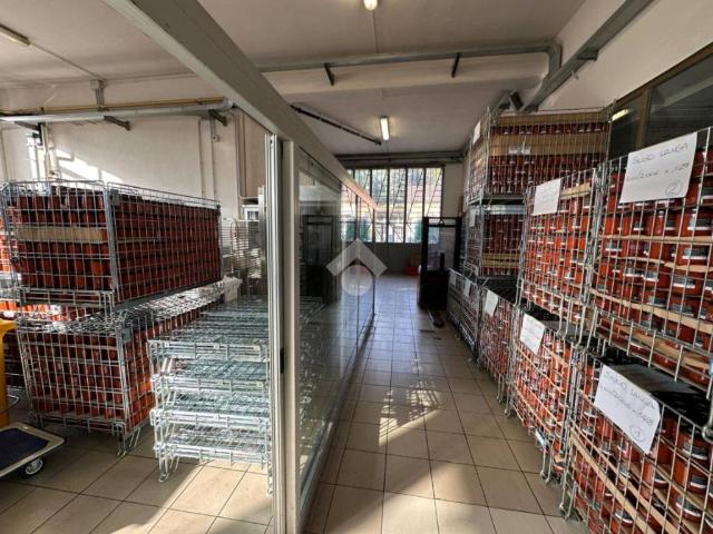 Locale Commerciale in vendita a Piemonte, Cuneo