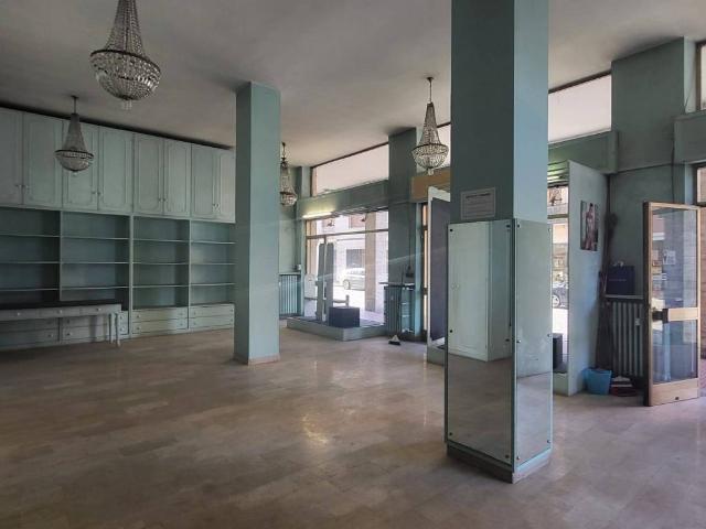 Locale Commerciale in vendita a Piemonte, Cuneo