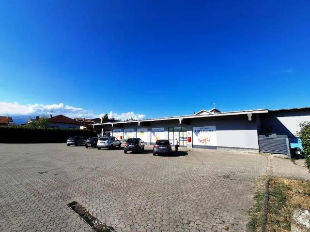 Locale Commerciale in vendita a Piemonte, Biella
