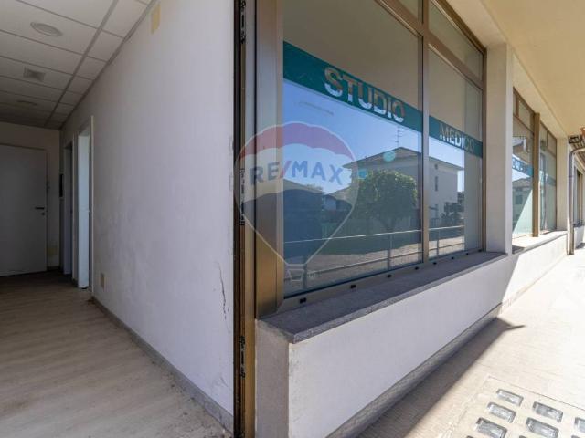 Locale Commerciale in vendita a Piemonte, Biella