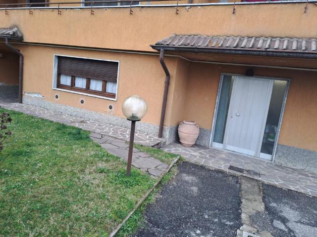 Locale Commerciale in vendita a Canegrate, Lombardia