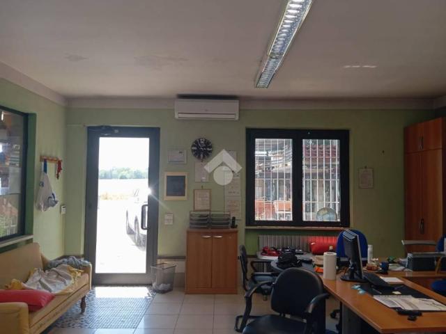 Locale Commerciale in vendita a Canegrate, Lombardia