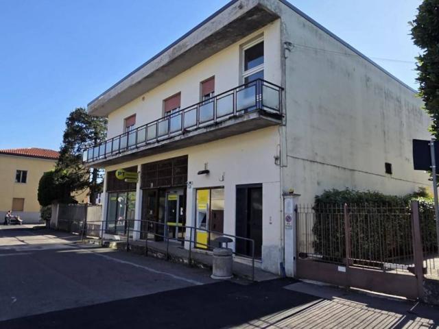 Locale Commerciale in vendita a Canegrate, Lombardia