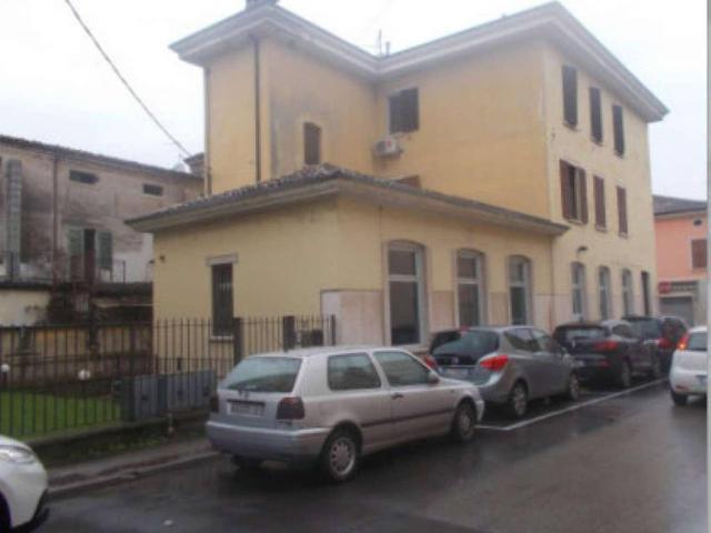 Locale Commerciale in vendita a Canneto Sull'oglio, Lombardia