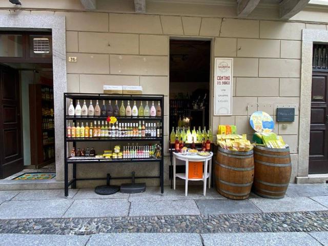 Locale Commerciale in vendita a Sant'Agata, Piemonte
