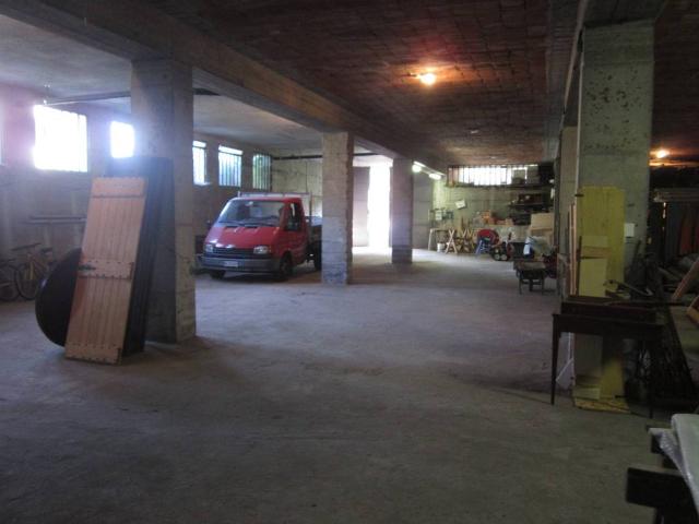 Locale Commerciale in vendita a Traffiume, Piemonte