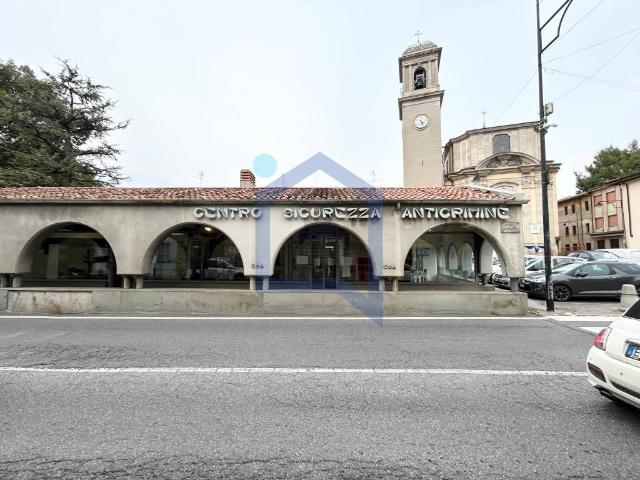 Locale Commerciale in vendita a Canonica D'adda, Lombardia