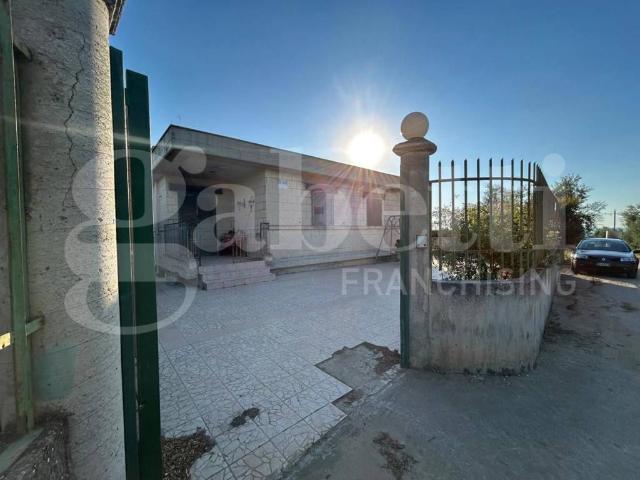 Locale Commerciale in vendita a Puglia, Barletta-andria-trani
