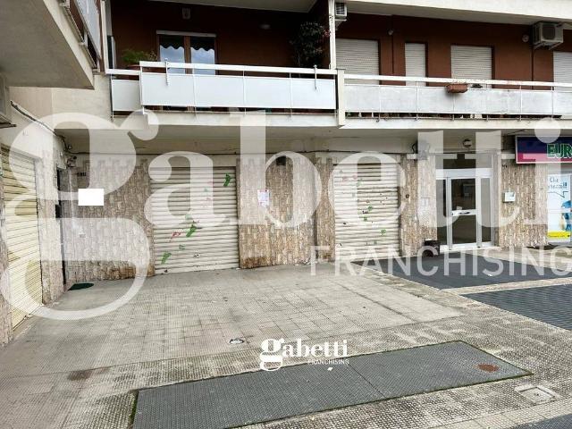 Locale Commerciale in vendita a Puglia, Barletta-andria-trani