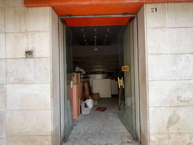 Locale Commerciale in vendita a Puglia, Barletta-andria-trani
