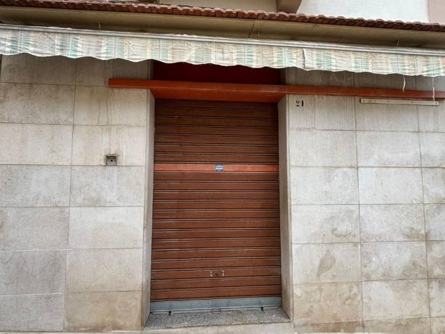 Locale Commerciale in vendita a Canosa di Puglia, Barletta-Andria-Trani