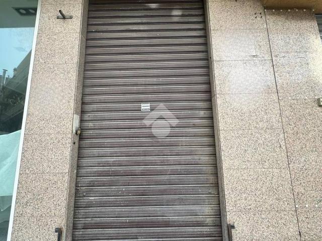Locale Commerciale in vendita a Puglia, Barletta-andria-trani