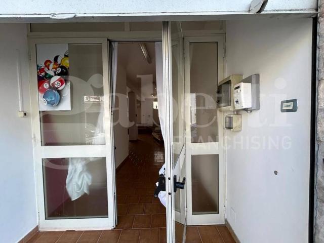 Locale Commerciale in vendita a Canosa di Puglia, Barletta-Andria-Trani