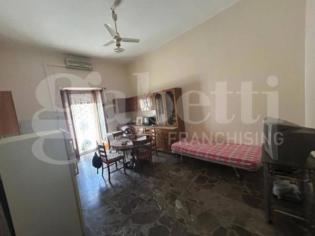 Locale Commerciale in vendita a Canosa di Puglia, Barletta-Andria-Trani