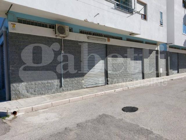 Locale Commerciale in vendita a Puglia, Barletta-andria-trani
