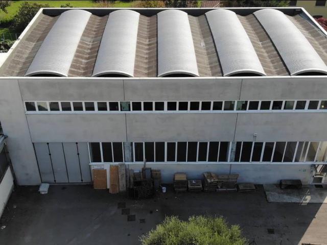 Locale Commerciale in vendita a Vighizzolo, Cantù