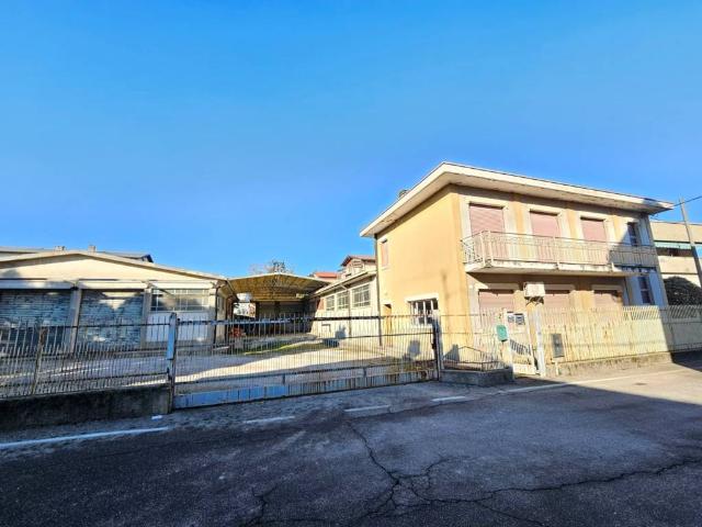 Terreno in vendita a Cantù, Lombardia