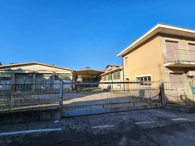 Terreno in vendita a Cantù, Lombardia