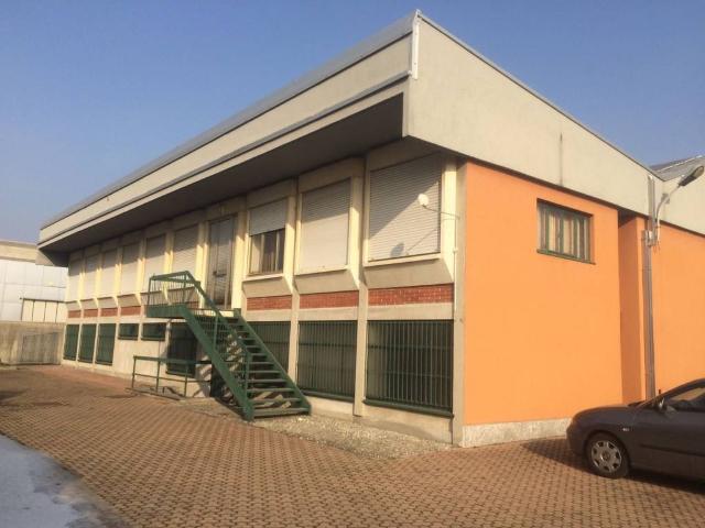 Locale Commerciale in vendita a Mirabello, Cantù
