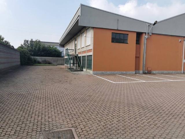 Locale Commerciale in vendita a Mirabello, Cantù
