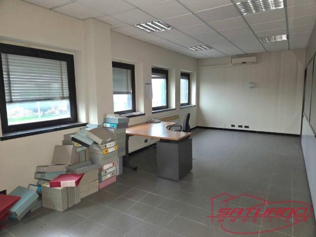 Locale Commerciale in vendita a San Colombano, Capannori