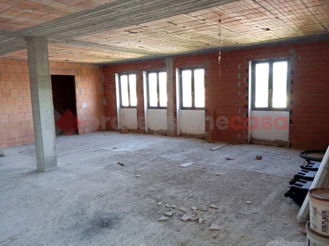 Locale Commerciale in vendita a Coselli, Capannori