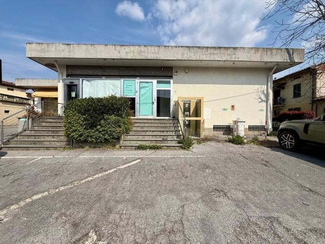 Locale Commerciale in vendita a San Colombano, Capannori