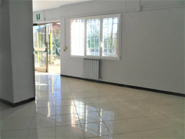 Locale Commerciale in vendita a Paganico, Capannori
