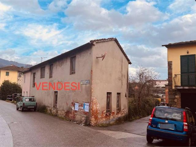 Locale Commerciale in vendita a Capannori, Toscana