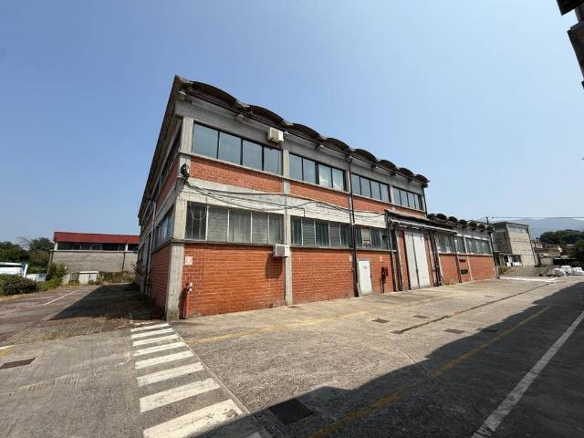Locale Commerciale in vendita a Capannori, Toscana