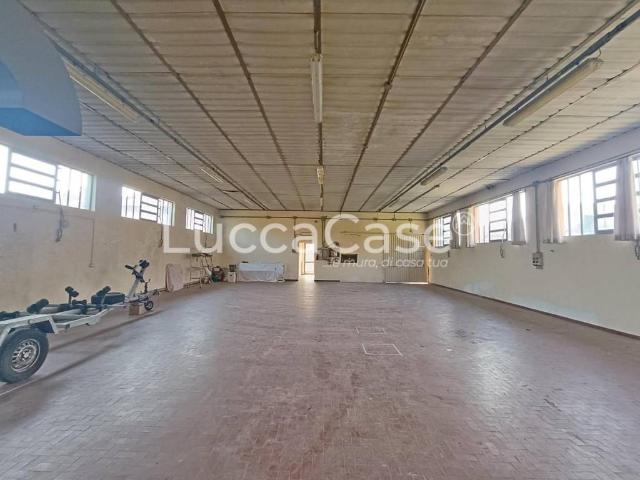 Locale Commerciale in vendita a San Ginese di Compito, Capannori