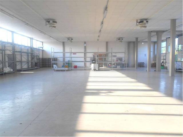 Locale Commerciale in vendita a Capannori, Toscana