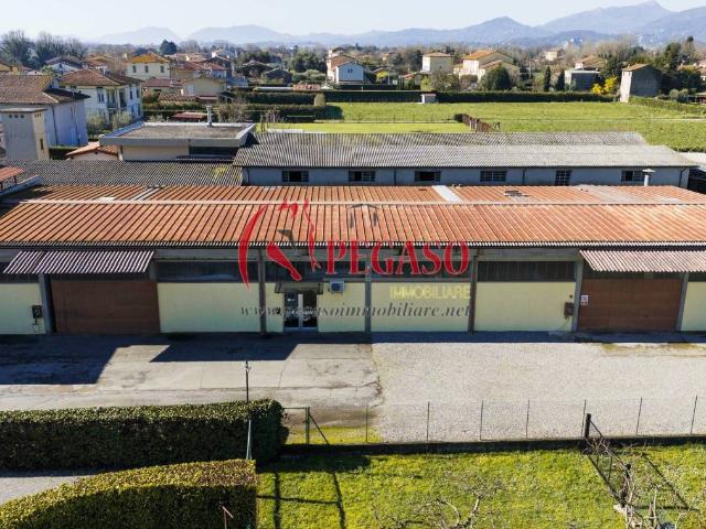 Locale Commerciale in vendita a Capannori, Toscana