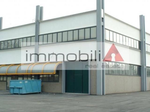 Locale Commerciale in vendita a Caponago, Lombardia