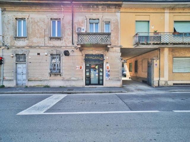 Locale Commerciale in vendita a Caponago, Lombardia