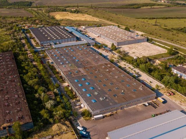 Locale Commerciale in vendita a Caponago, Lombardia