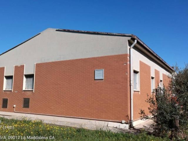 Locale Commerciale in vendita a Su Spantu 2, Capoterra