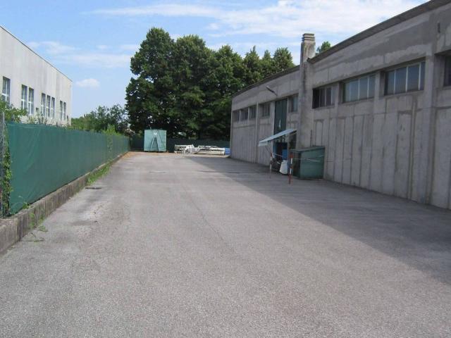 Locale Commerciale in vendita a Cappella Maggiore, Veneto