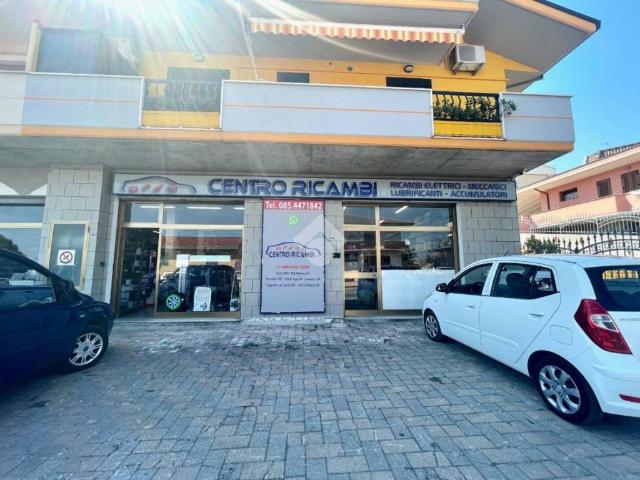 Locale Commerciale in vendita a Cappelle Sul Tavo, Abruzzo