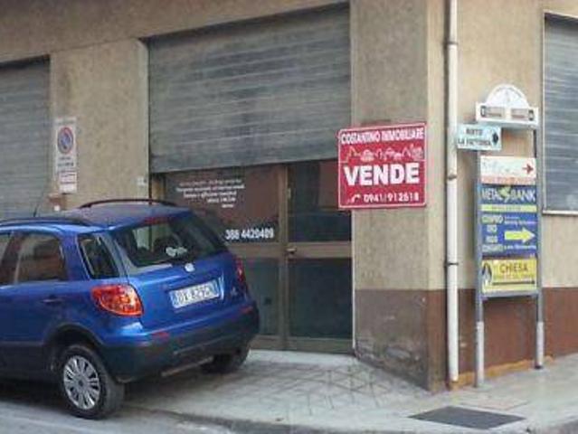 Locale Commerciale in vendita a Capri Leone, Sicilia