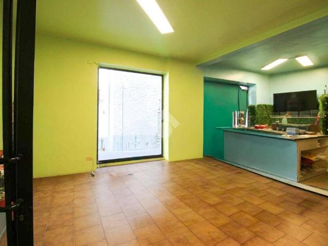 Locale Commerciale in vendita a Capriate San Gervasio, Lombardia