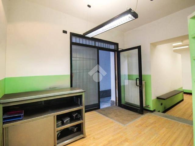Locale Commerciale in vendita a Capriate San Gervasio, Lombardia