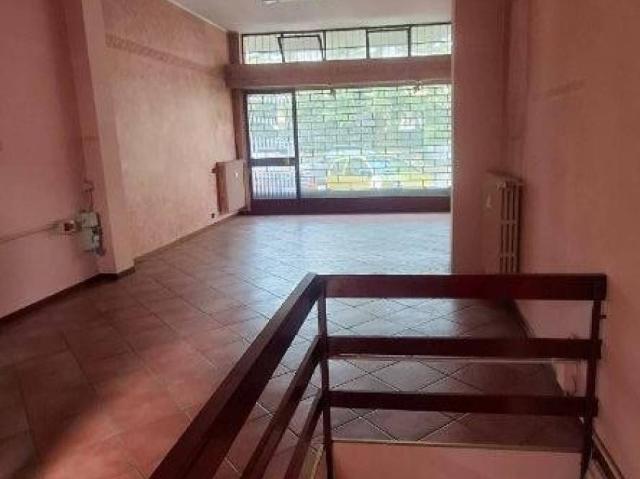 Locale Commerciale in vendita a Capriate San Gervasio, Lombardia