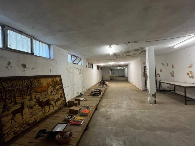 Locale Commerciale in vendita a Capriate San Gervasio, Lombardia