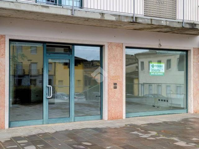 Locale Commerciale in vendita a Rubiana, Caprino Veronese