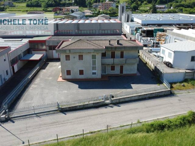 Locale Commerciale in vendita a Rubiana, Caprino Veronese